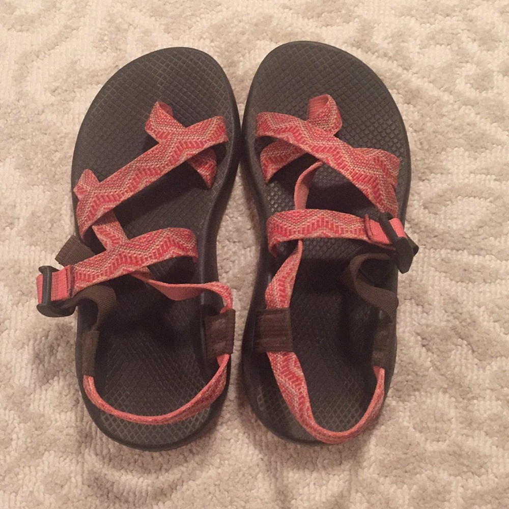 Coral Beaded Chaco Size 8 Wide Single Toe Strap